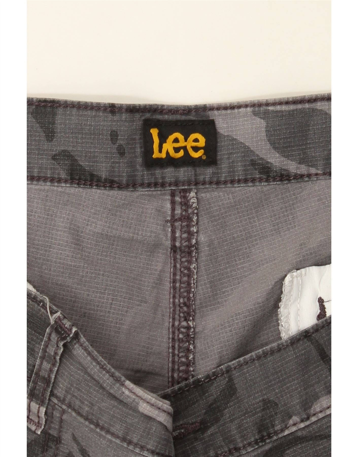 LEE Mens Cargo Shorts W46 3XL Grey Camouflage Cotton Vintage Lee and Second-Hand Lee from Messina Hembry