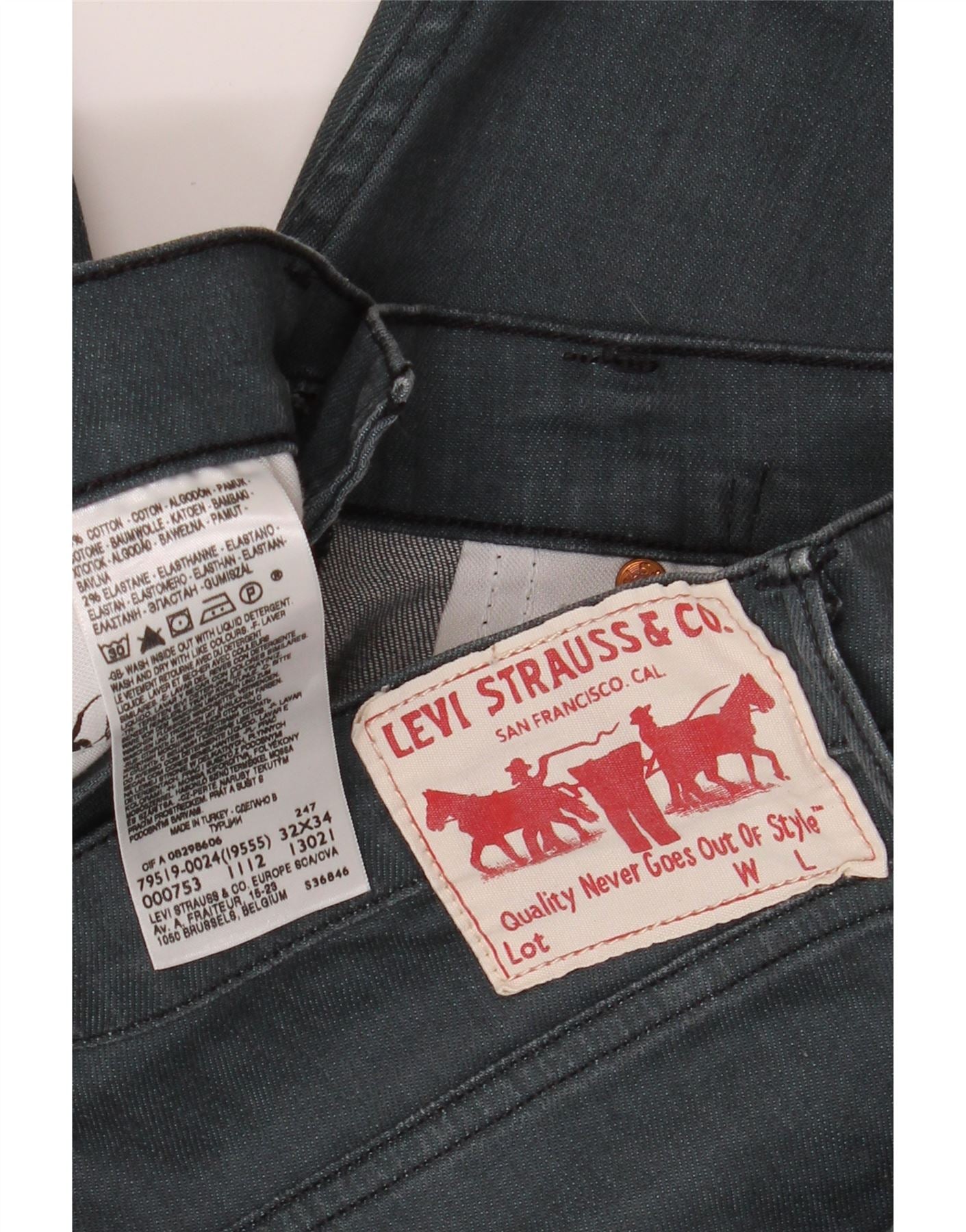 LEVI'S Mens Slim Jeans W32 L34 Navy Blue Cotton Vintage Levi's and Second-Hand Levi's from Messina Hembry