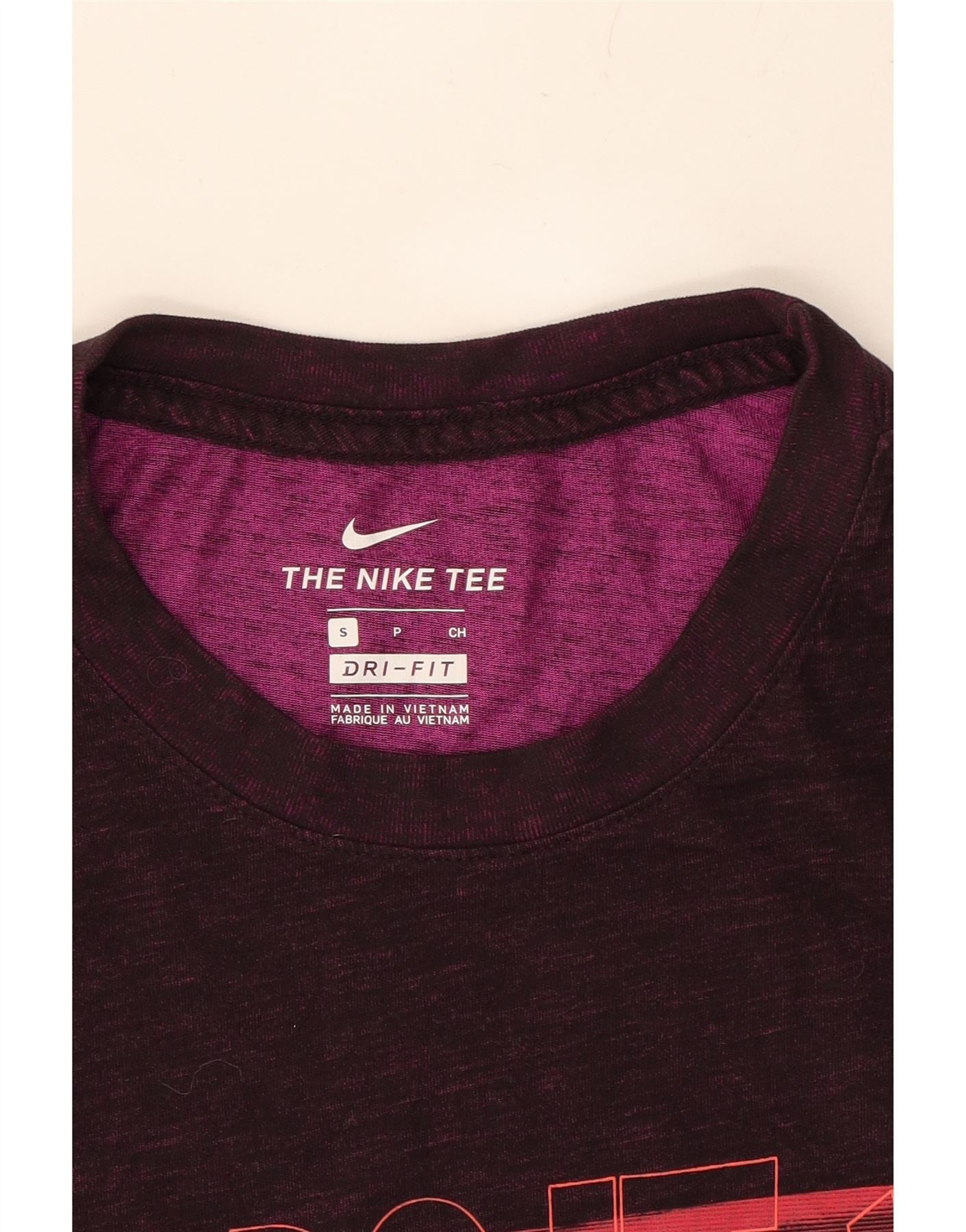 NIKE Mens Dri Fit Graphic T-Shirt Top Small Burgundy Cotton Vintage Nike and Second-Hand Nike from Messina Hembry