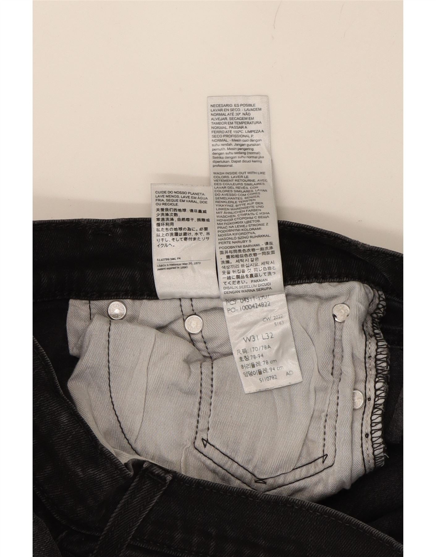 LEVI'S Mens Slim Jeans W31 L32 Black Cotton Vintage Levi's and Second-Hand Levi's from Messina Hembry