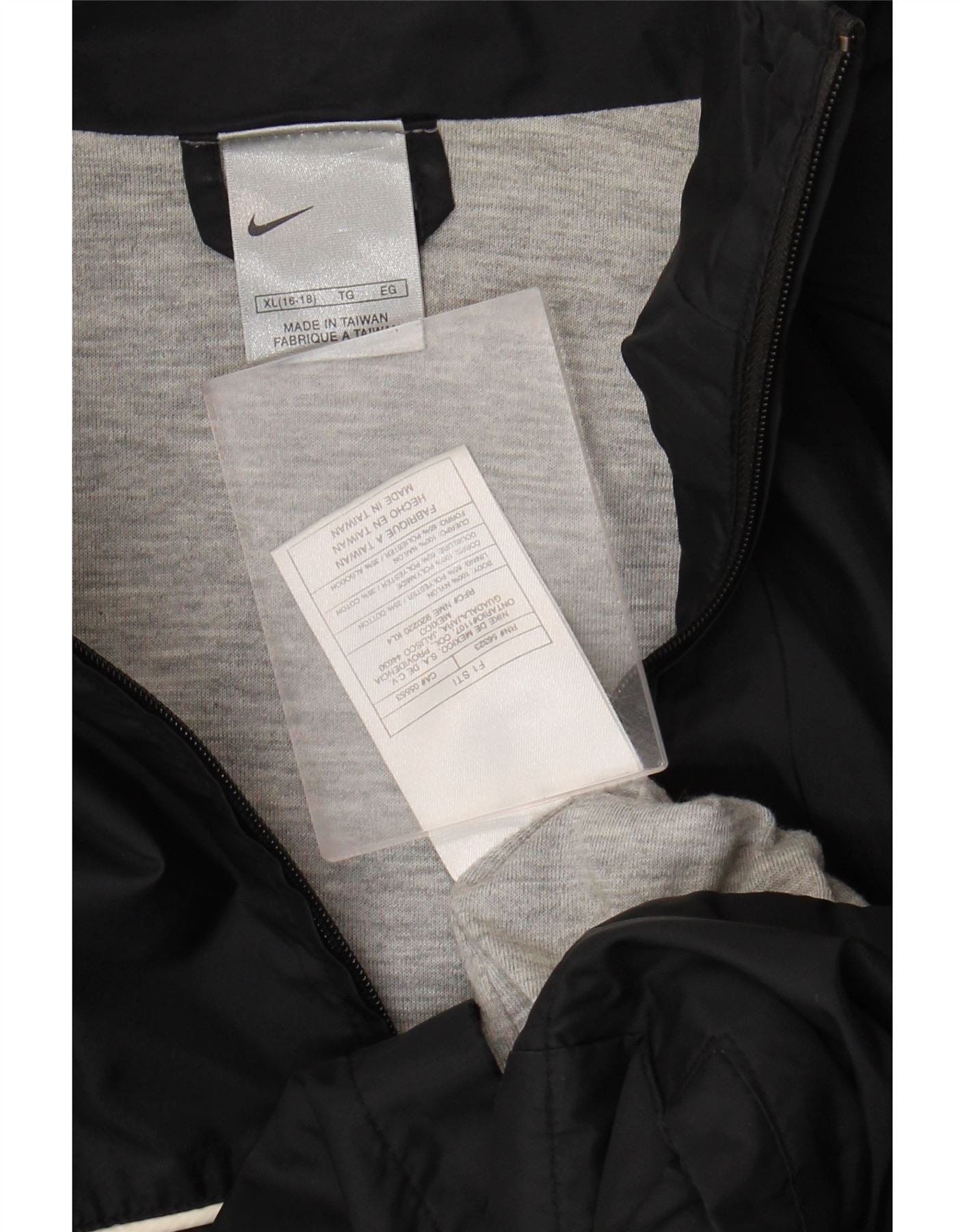 NIKE Womens Windbreaker Jacket US 16/18 XL Black Nylon Vintage Nike and Second-Hand Nike from Messina Hembry