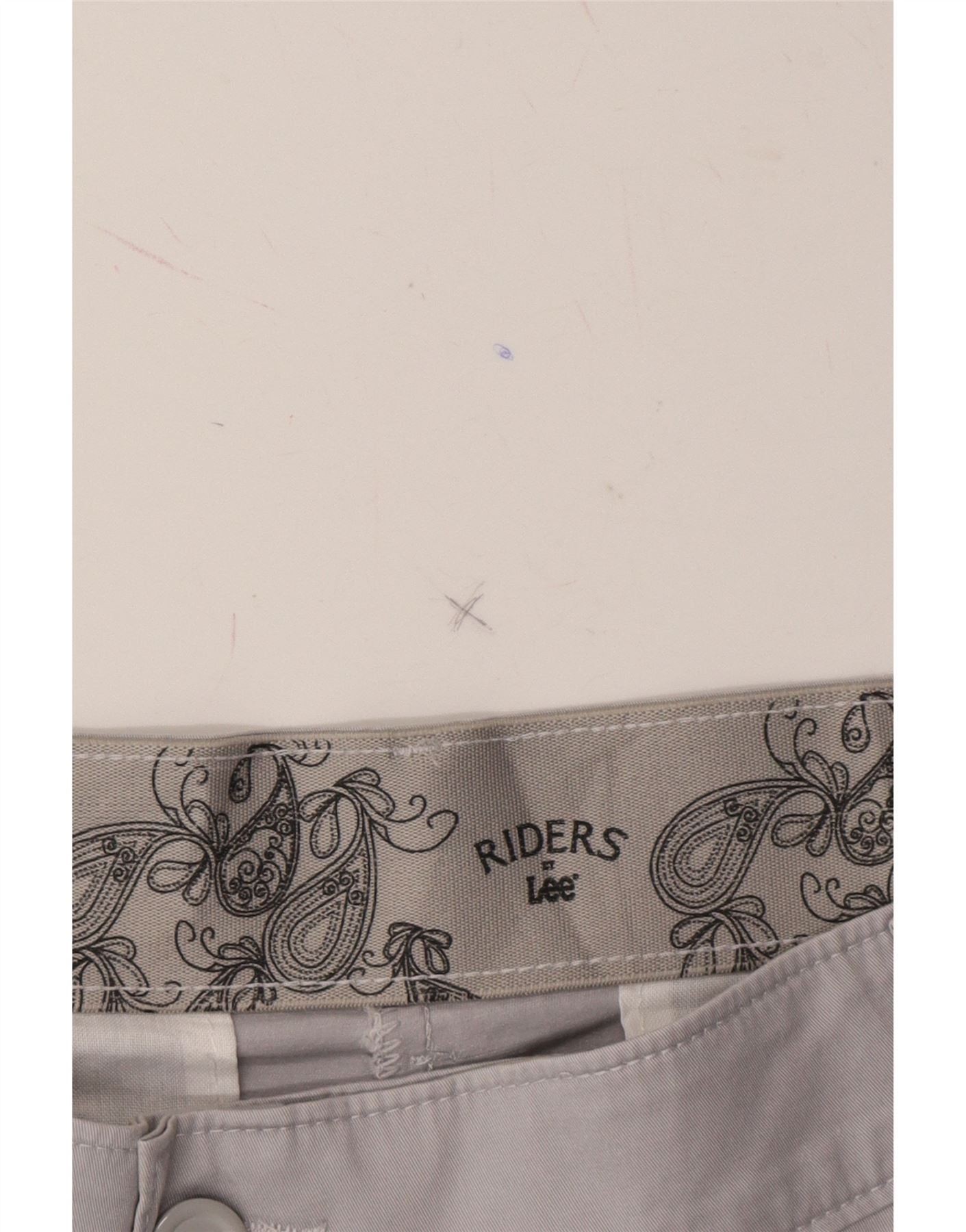 LEE Womens Tapered Capri Trousers W33 L20 Grey Vintage Lee and Second-Hand Lee from Messina Hembry