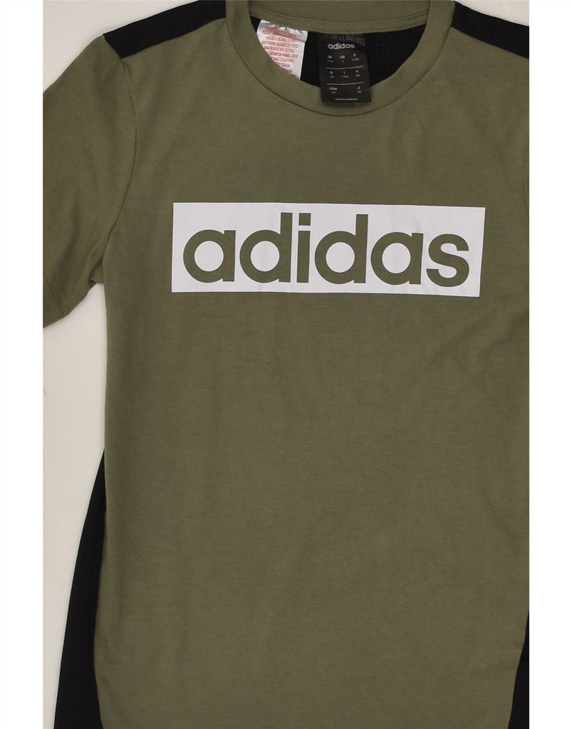 ADIDAS Girls Graphic T-Shirt Top 9-10 Years Khaki Colourblock Polyester | Vintage Adidas | Thrift | Second-Hand Adidas | Used Clothing | Messina Hembry 