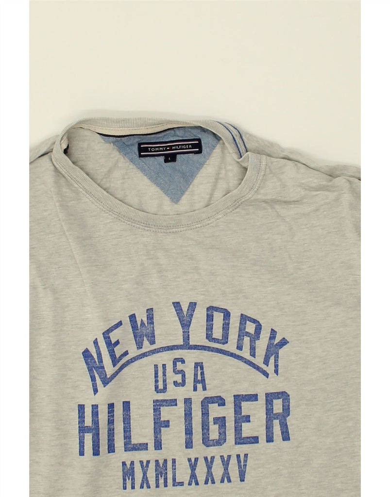 TOMMY HILFIGER Mens Graphic T-Shirt Top Large Grey Cotton | Vintage Tommy Hilfiger | Thrift | Second-Hand Tommy Hilfiger | Used Clothing | Messina Hembry 