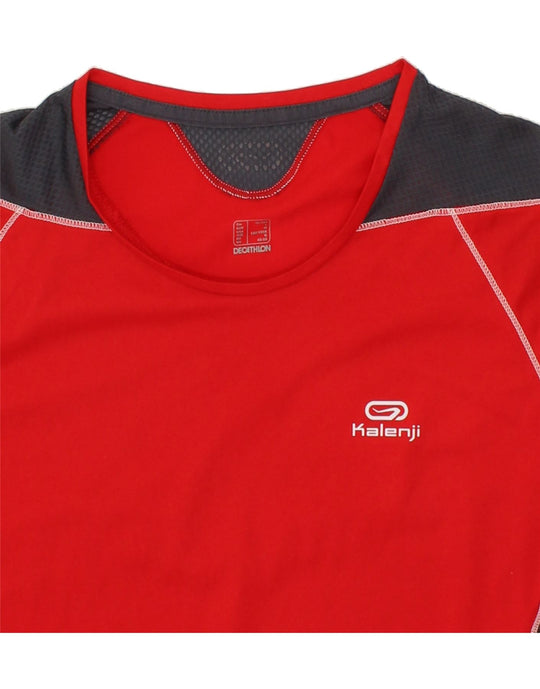 DECATHLON T shirt grafica da uomo Top grande poliestere color block rosso Abbigliamento vintage e di seconda mano online Messina Hembry