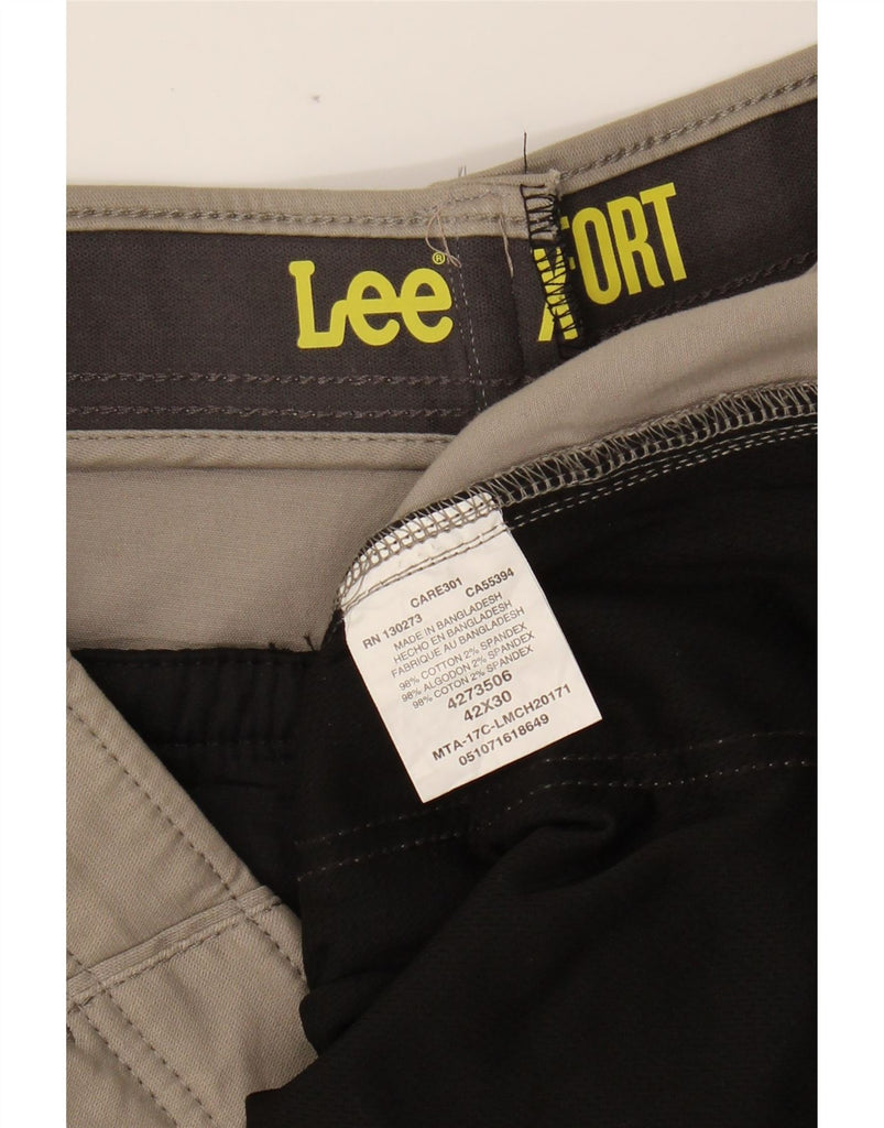 LEE Mens Straight Chino Trousers W42 L30 Khaki Cotton Vintage Lee and Second-Hand Lee from Messina Hembry 