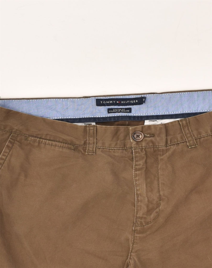 TOMMY HILFIGER Mens Custom Fit Chino Trousers W32 L30  Brown Cotton | Vintage Tommy Hilfiger | Thrift | Second-Hand Tommy Hilfiger | Used Clothing | Messina Hembry 