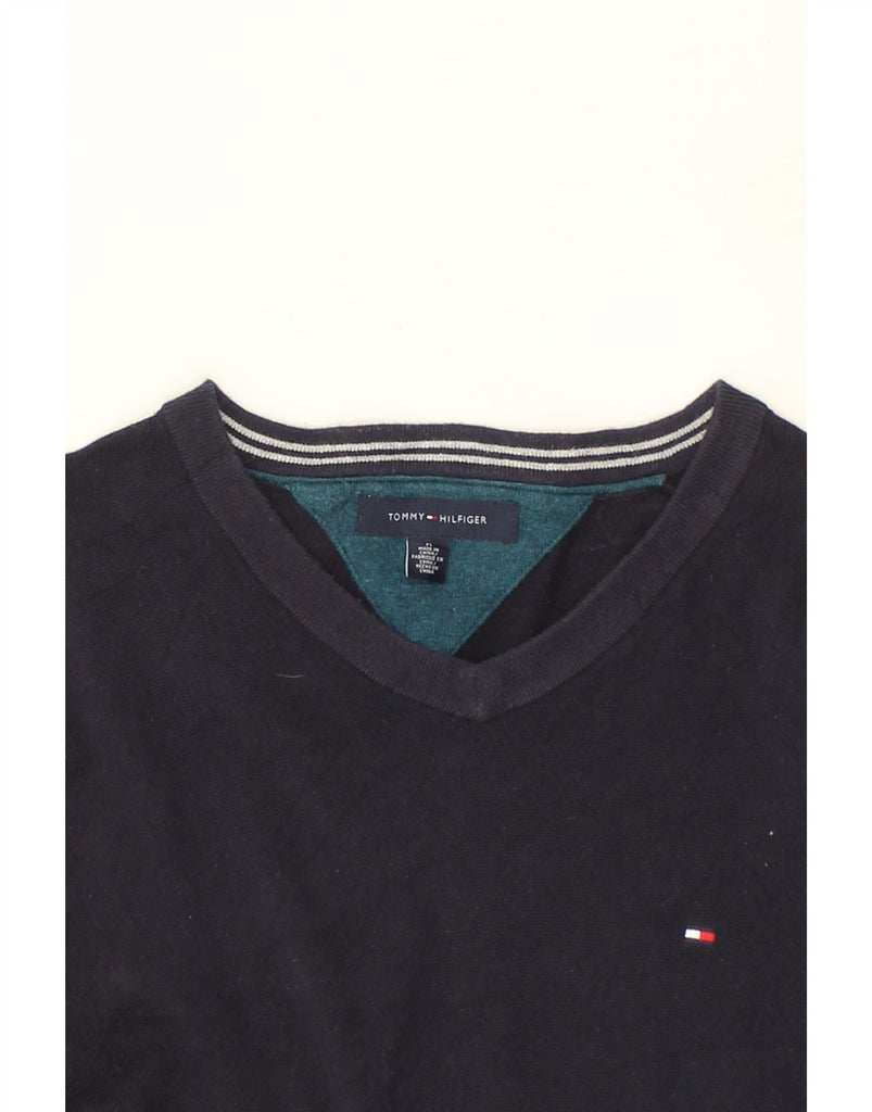 TOMMY HILFIGER Mens V-Neck Jumper Sweater Medium Navy Blue Cotton | Vintage Tommy Hilfiger | Thrift | Second-Hand Tommy Hilfiger | Used Clothing | Messina Hembry 