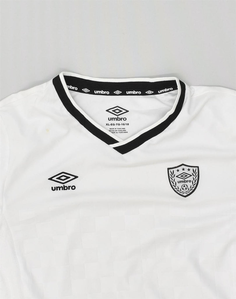 UMBRO Boys T-Shirt Top 15-16 Years XL  White Polyester | Vintage Umbro | Thrift | Second-Hand Umbro | Used Clothing | Messina Hembry 