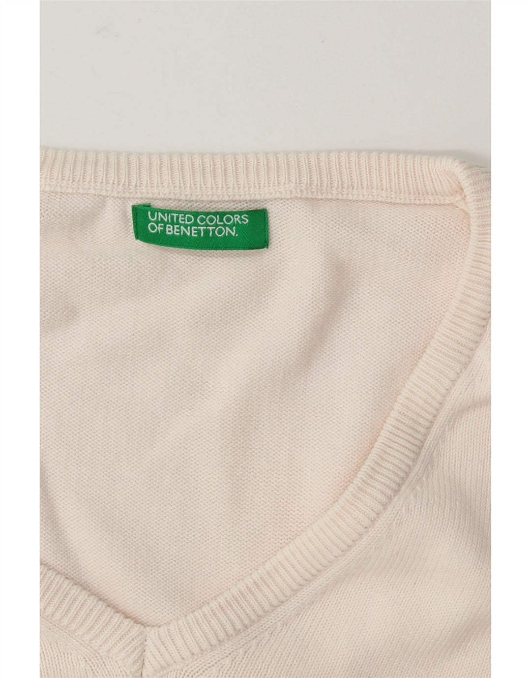 BENETTON Mens V-Neck Jumper Sweater Medium Pink Vintage Benetton and Second-Hand Benetton from Messina Hembry 