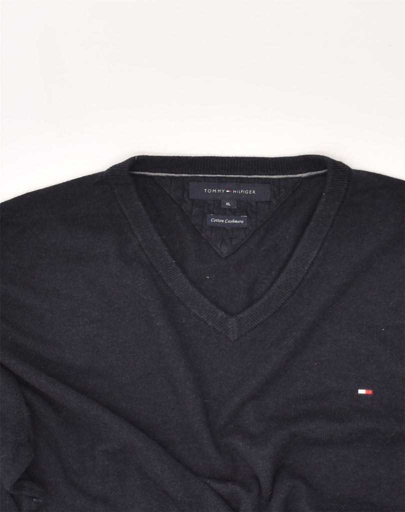 TOMMY HILFIGER Mens V-Neck Jumper Sweater XL Navy Blue Cotton | Vintage Tommy Hilfiger | Thrift | Second-Hand Tommy Hilfiger | Used Clothing | Messina Hembry 