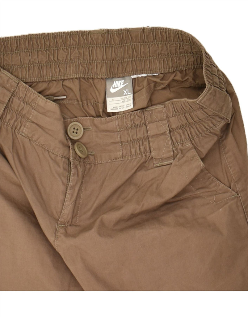 NIKE Boys Chino Shorts 13-14 Years XL W30 Brown | Vintage Nike | Thrift | Second-Hand Nike | Used Clothing | Messina Hembry 