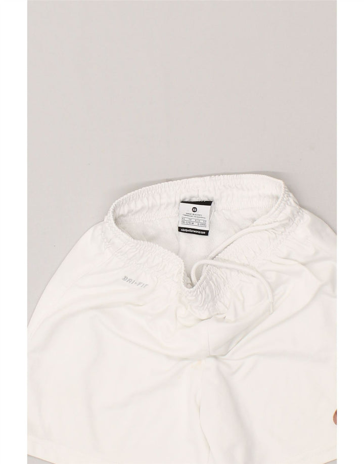 NIKE Boys Dri Fit Sport Shorts 6-7 Years XS White | Vintage Nike | Thrift | Second-Hand Nike | Used Clothing | Messina Hembry 