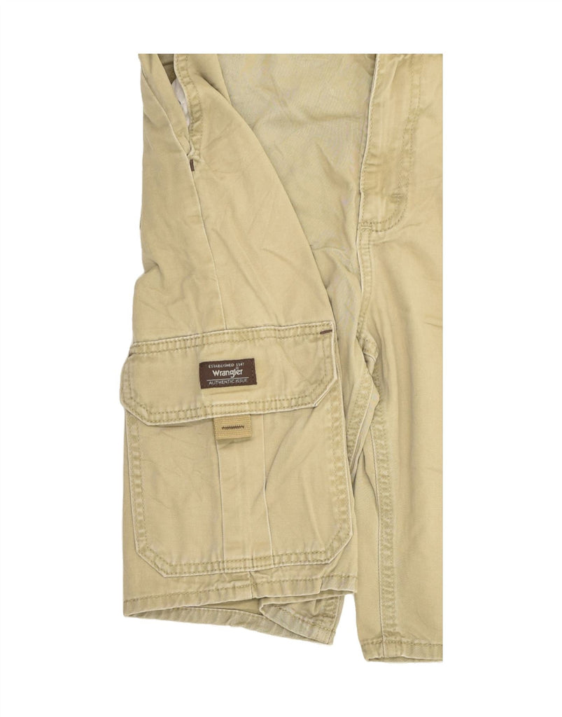 WRANGLER Boys Cargo Shorts 13-14 Years W26 Beige Cotton | Vintage Wrangler | Thrift | Second-Hand Wrangler | Used Clothing | Messina Hembry 