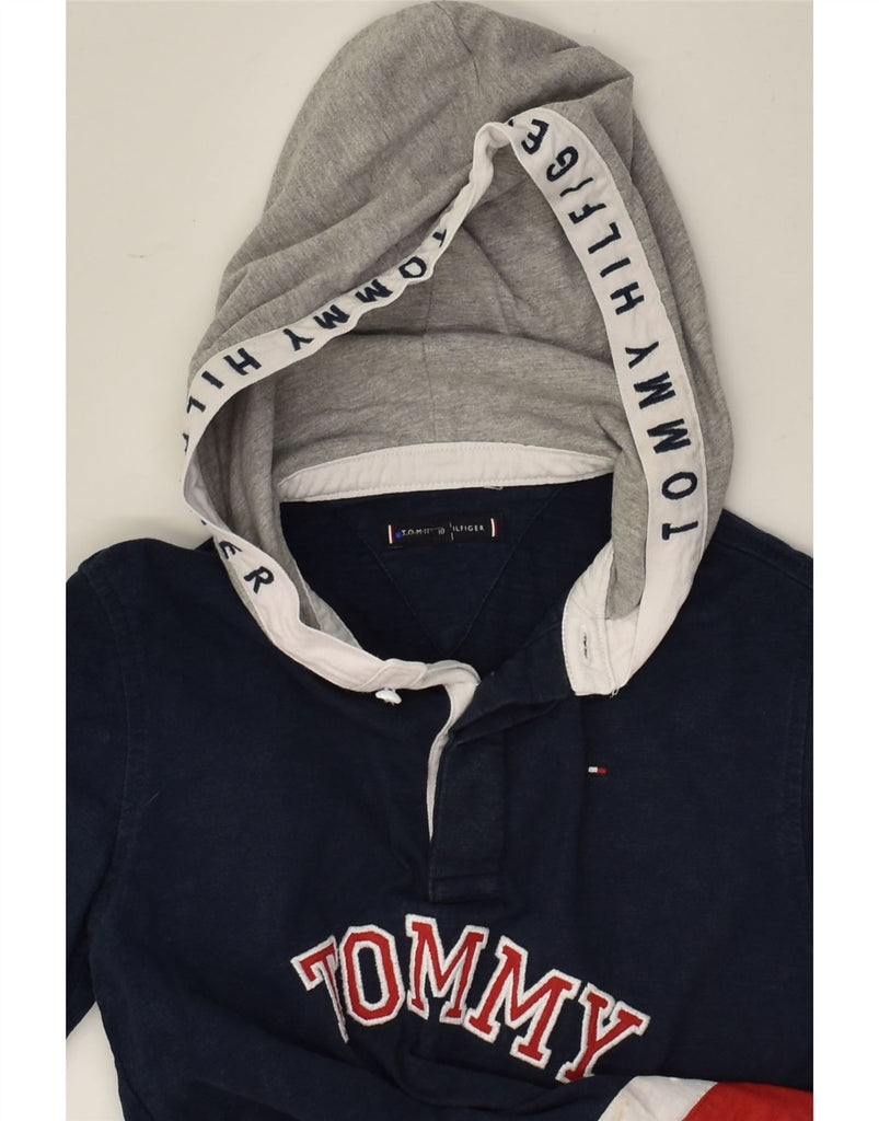 TOMMY HILFIGER Boys Hooded Graphic Top Long Sleeve 9-10 Years Navy Blue | Vintage Tommy Hilfiger | Thrift | Second-Hand Tommy Hilfiger | Used Clothing | Messina Hembry 