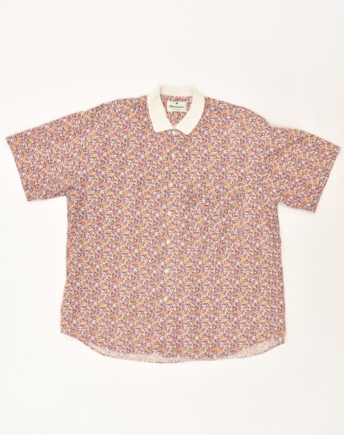 VINTAGE heren shirt met korte mouwen groot bruin paisley katoen | Vintage Vintage | Spaarzaamheid | Tweedehands vintage | Gebruikte kleding | Messina Hembry