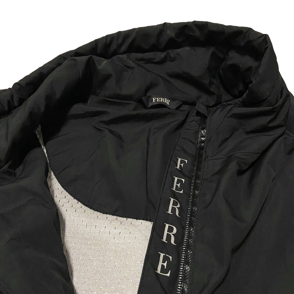 Gianfranco Ferre 1/2 Zip Short Sleeve Anorak Top | Vintage Designer Black Jacket | Vintage Messina Hembry | Thrift | Second-Hand Messina Hembry | Used Clothing | Messina Hembry 