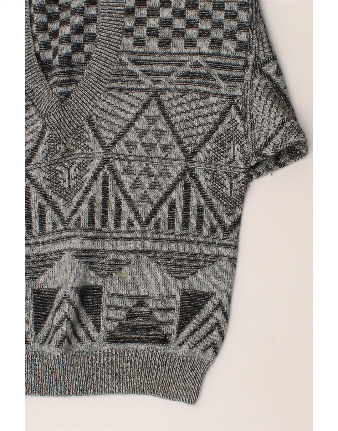VINTAGE Mens V-Neck Jumper Sweater IT 50/52Medium Grey Geometric Vintage Vintage and Second-Hand Vintage from Messina Hembry 