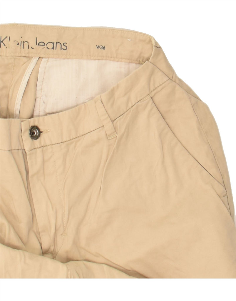 CALVIN KLEIN JEANS Mens Chino Shorts W36 Large Beige Cotton | Vintage Calvin Klein Jeans | Thrift | Second-Hand Calvin Klein Jeans | Used Clothing | Messina Hembry 