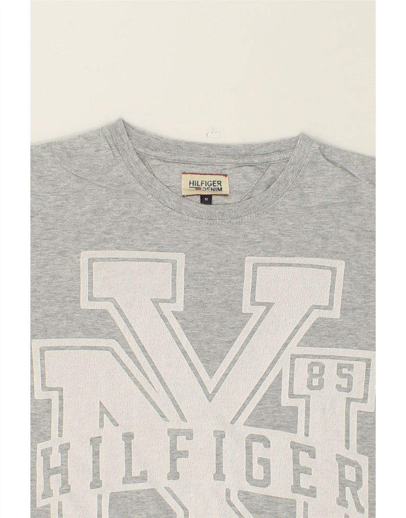 TOMMY HILFIGER Mens Graphic T-Shirt Top Medium Grey Cotton | Vintage Tommy Hilfiger | Thrift | Second-Hand Tommy Hilfiger | Used Clothing | Messina Hembry 