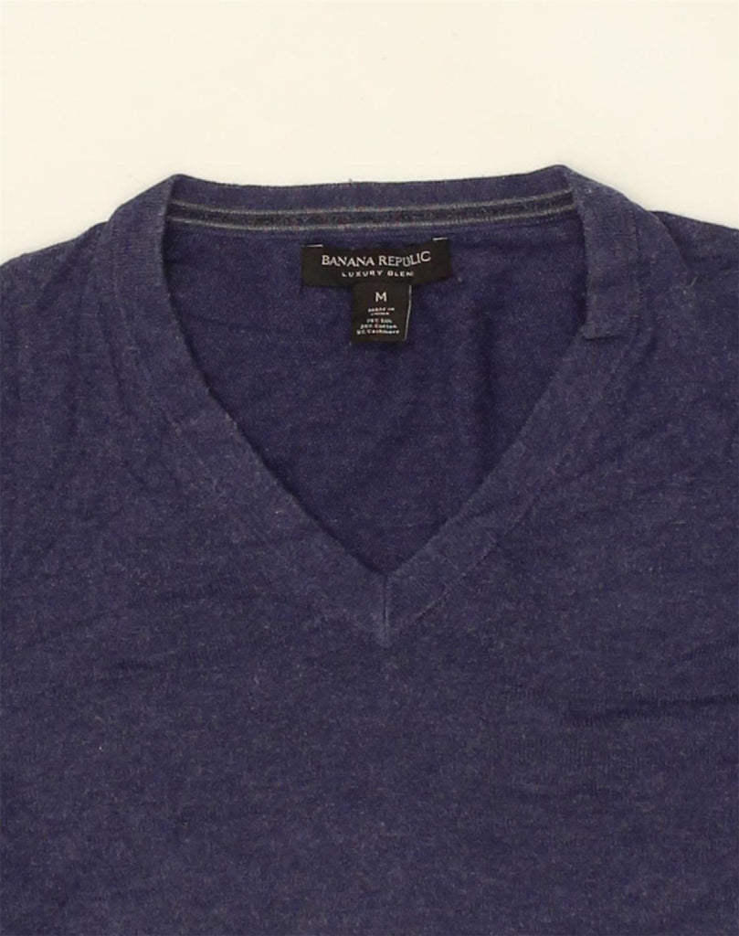 BANANA REPUBLIC Mens Luxury Blend V-Neck Jumper Sweater Medium Navy Blue | Vintage Banana Republic | Thrift | Second-Hand Banana Republic | Used Clothing | Messina Hembry 