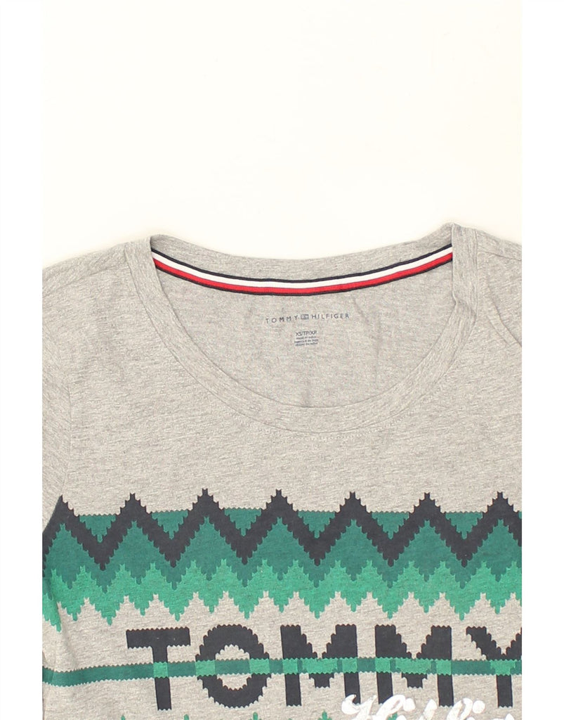 TOMMY HILFIGER Mens Graphic T-Shirt Top XS Grey Geometric Cotton | Vintage Tommy Hilfiger | Thrift | Second-Hand Tommy Hilfiger | Used Clothing | Messina Hembry 