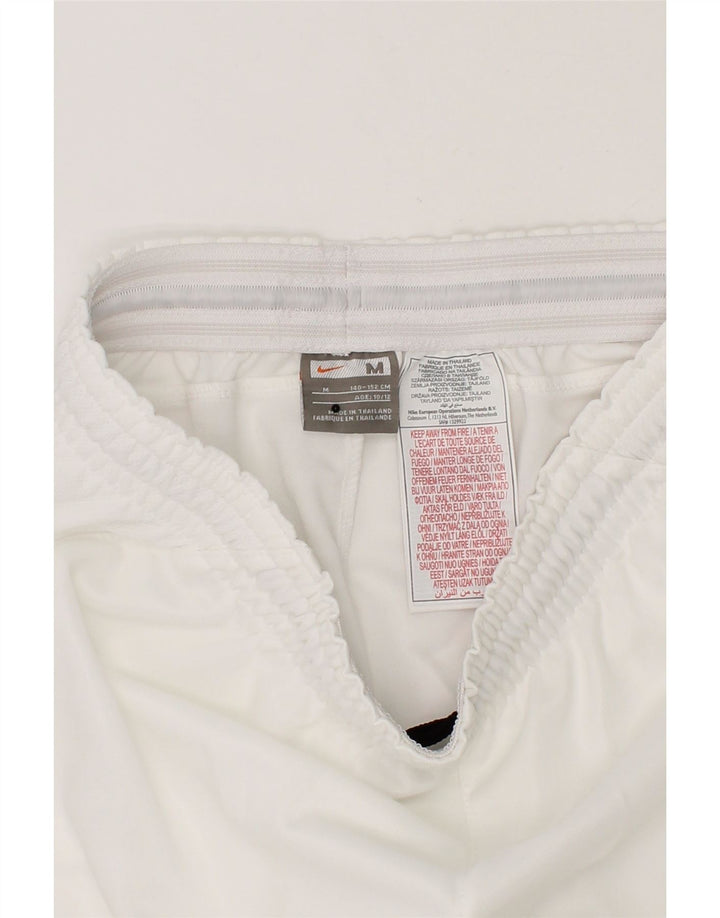 NIKE Boys Switzerland Graphic Sport Shorts 10-11 Years Medium White Vintage Nike and Second-Hand Nike from Messina Hembry 