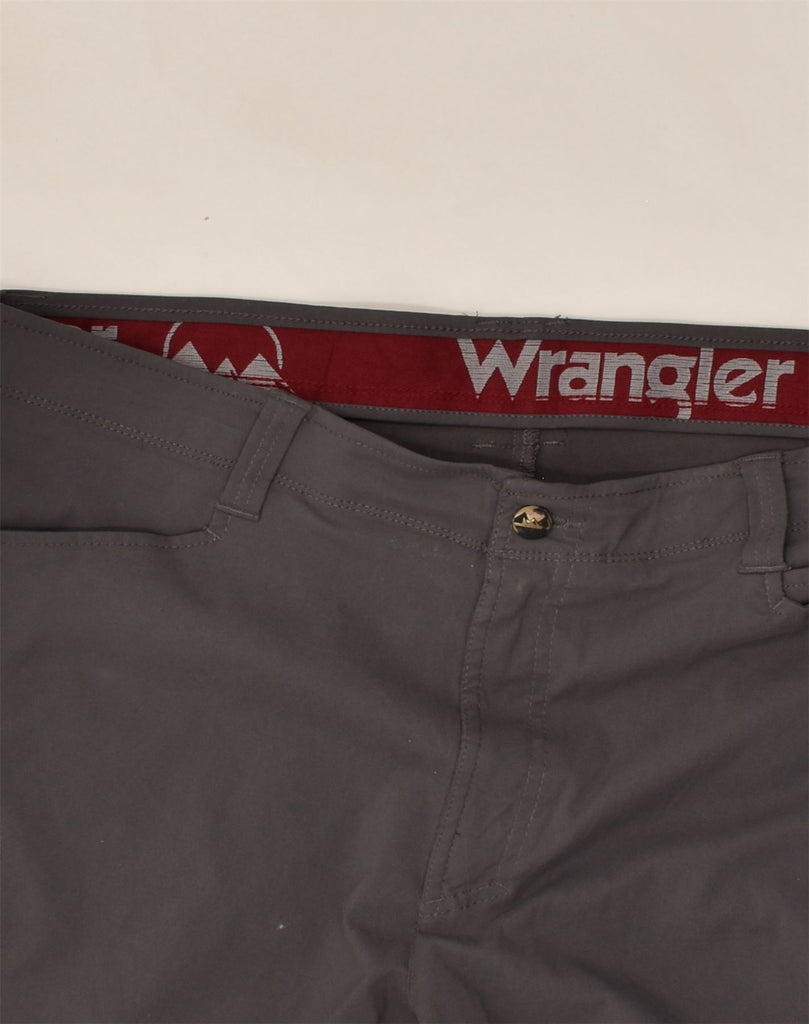 WRANGLER Mens Straight Casual Trousers W38 L32  Grey Nylon | Vintage Wrangler | Thrift | Second-Hand Wrangler | Used Clothing | Messina Hembry 