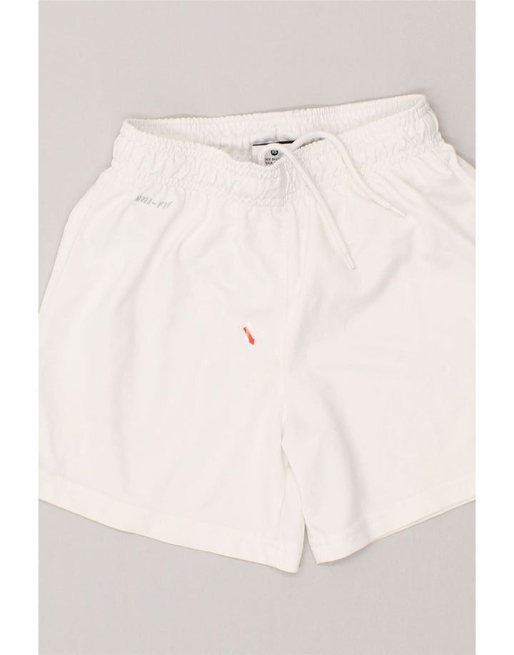 NIKE Boys Dri Fit Sport Shorts 6-7 Years XS White | Vintage Nike | Thrift | Second-Hand Nike | Used Clothing | Messina Hembry 