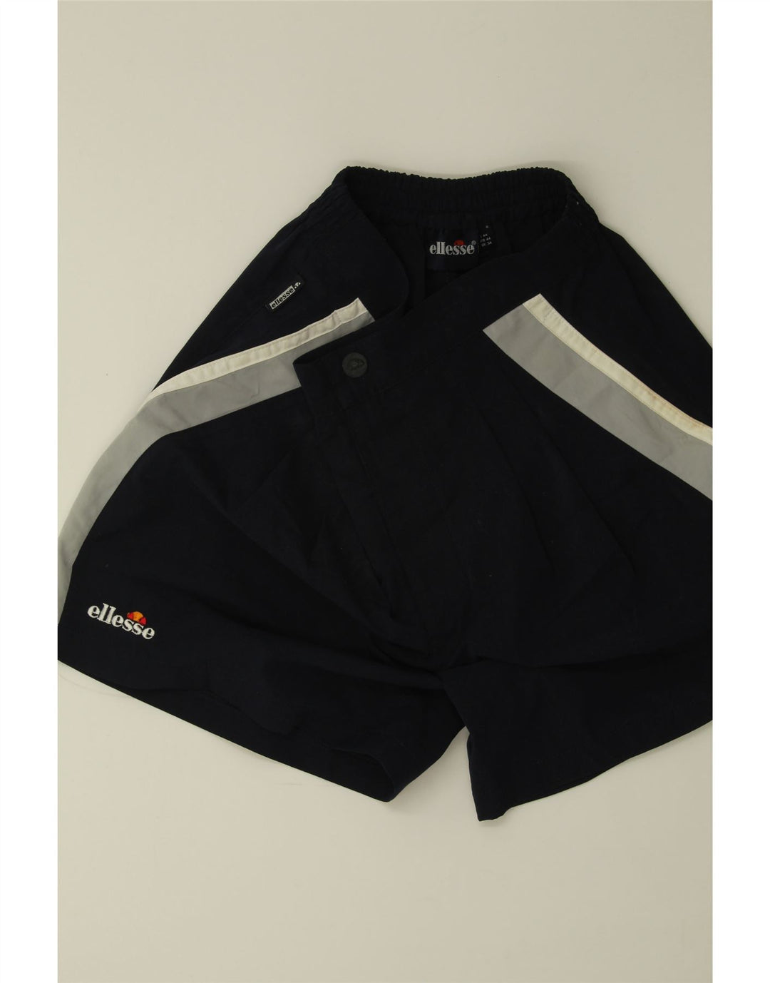 ELLESSE Womens Pegged Chino Shorts IT 44 Medium W28  Navy Blue Colourblock Vintage Ellesse and Second-Hand Ellesse from Messina Hembry 