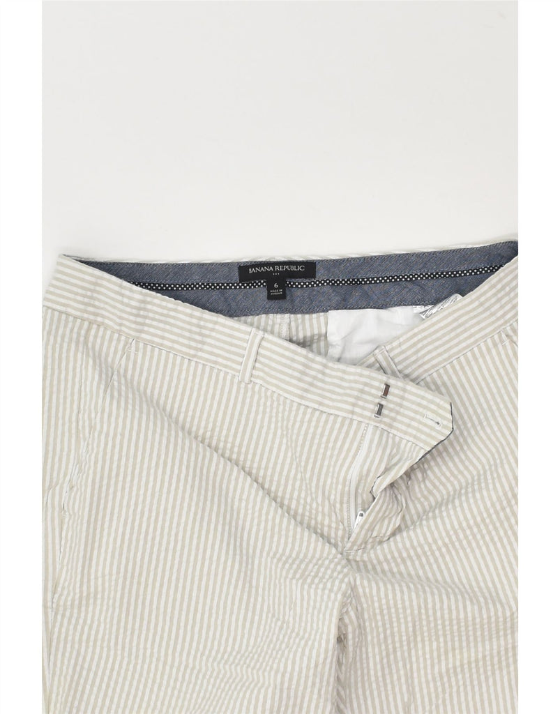 BANANA REPUBLIC Womens Chino Shorts US 6 Medium W30 Grey Pinstripe Cotton | Vintage Banana Republic | Thrift | Second-Hand Banana Republic | Used Clothing | Messina Hembry 