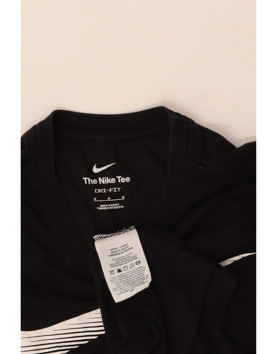 NIKE Mens Dri Fit Graphic T-Shirt Top Medium Black Cotton Vintage Nike and Second-Hand Nike from Messina Hembry 