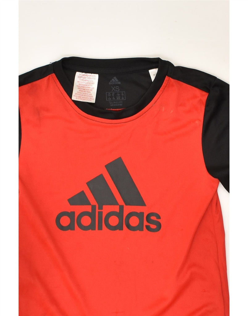 ADIDAS Boys Graphic T-Shirt Top 7-8 Years XS Red Colourblock Polyester | Vintage Adidas | Thrift | Second-Hand Adidas | Used Clothing | Messina Hembry 