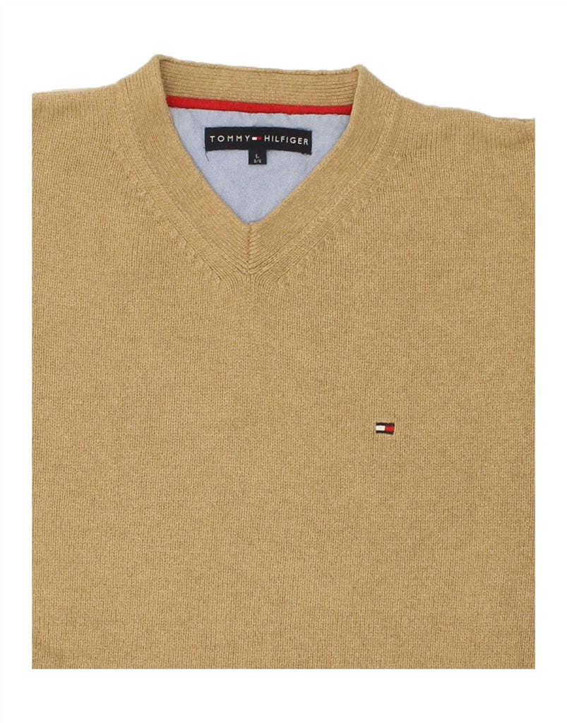 TOMMY HILFIGER Mens V-Neck Jumper Sweater Large Beige Cotton Vintage Tommy Hilfiger and Second-Hand Tommy Hilfiger from Messina Hembry 