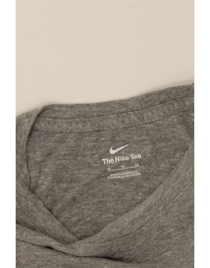 NIKE Boys Graphic T-Shirt Top 13-14 Years XL Grey Vintage Nike and Second-Hand Nike from Messina Hembry 