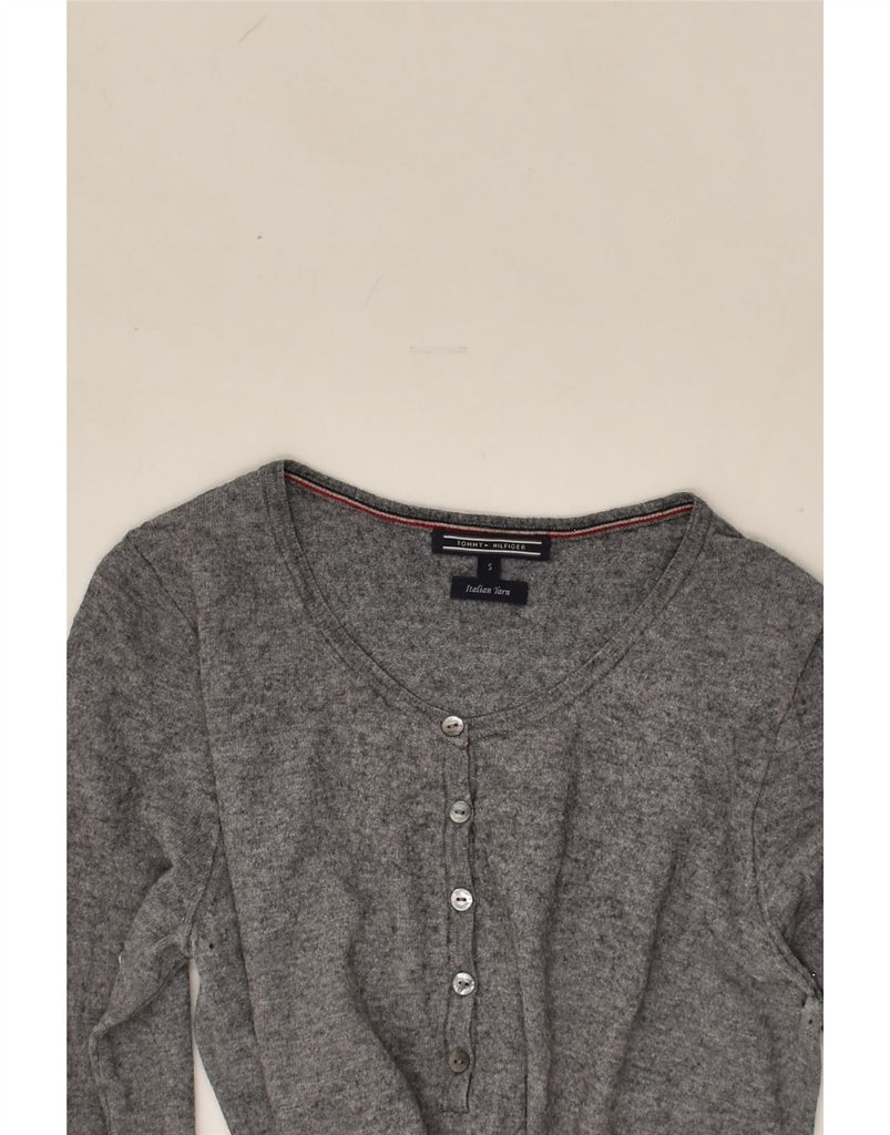 TOMMY HILFIGER Womens V-Neck Jumper Sweater UK 10 Small Grey Wool | Vintage Tommy Hilfiger | Thrift | Second-Hand Tommy Hilfiger | Used Clothing | Messina Hembry 