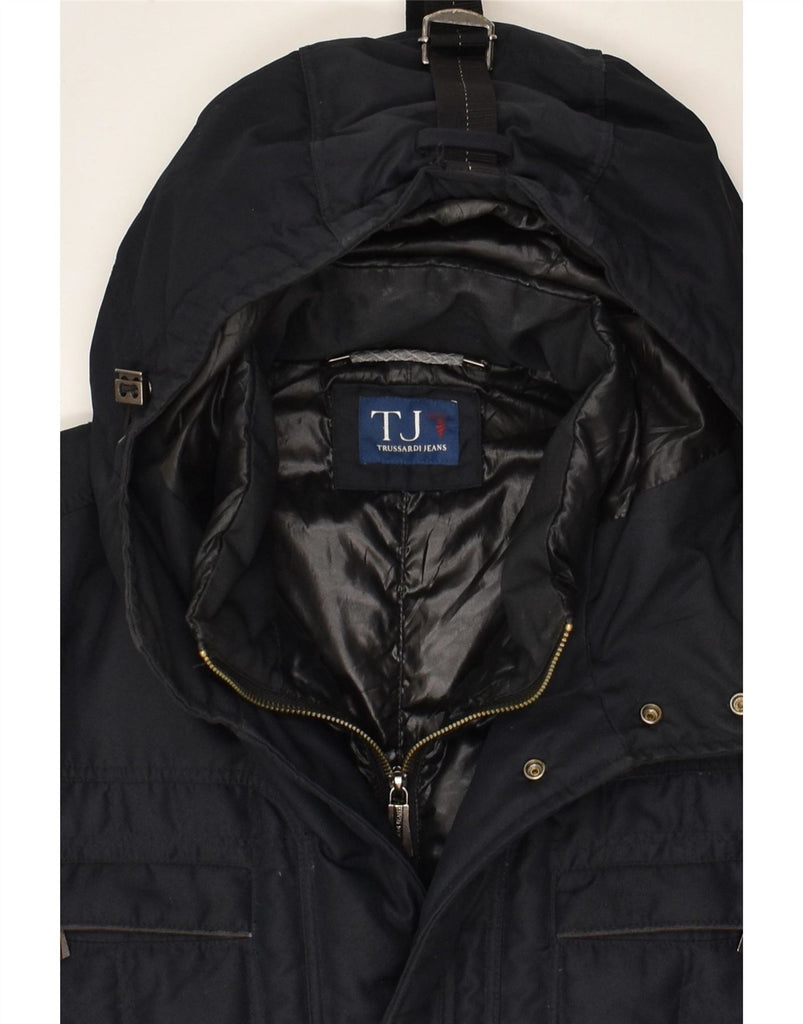 TRUSSARDI JEANS Mens Hooded Padded Coat IT 46 Small Navy Blue | Vintage Trussardi Jeans | Thrift | Second-Hand Trussardi Jeans | Used Clothing | Messina Hembry 