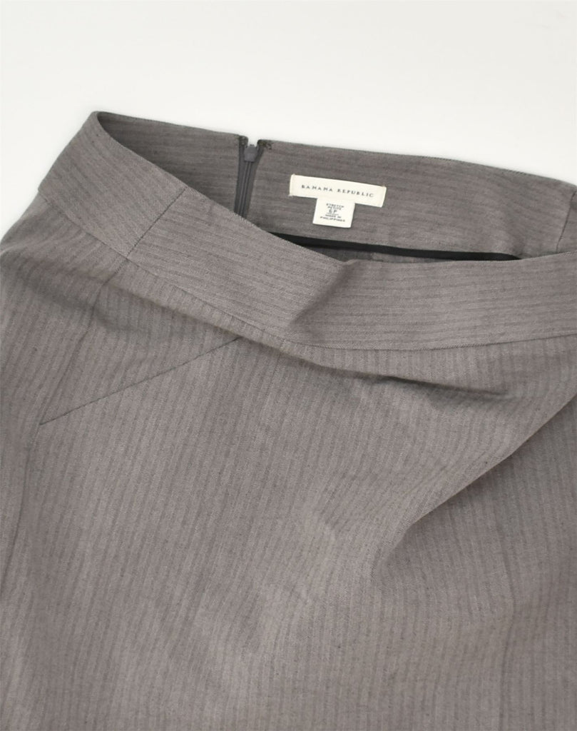 BANANA REPUBLIC Womens Petite Mini Skirt US 6 Medium W28 Grey Herringbone | Vintage Banana Republic | Thrift | Second-Hand Banana Republic | Used Clothing | Messina Hembry 