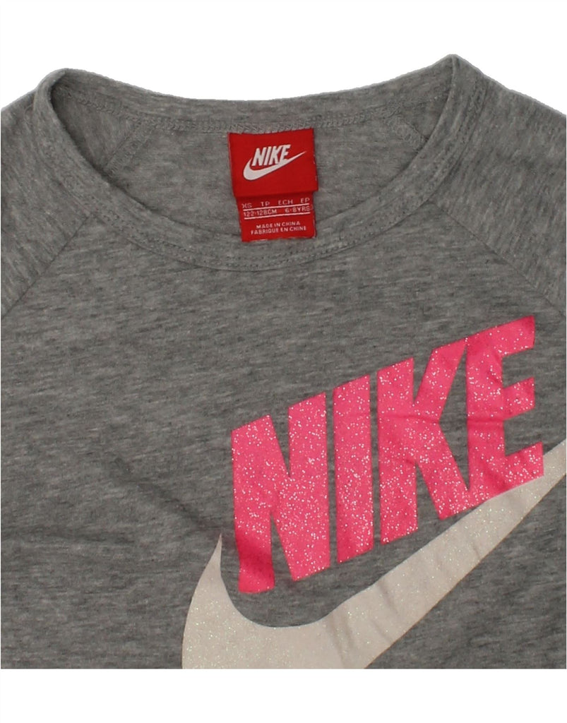 NIKE Girls Graphic Top Long Sleeve 6-7 Years XS Grey | Vintage Nike | Thrift | Second-Hand Nike | Used Clothing | Messina Hembry 