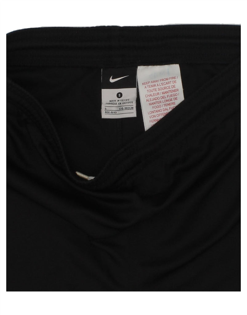 NIKE Boys Sport Shorts 8-9 Years Black Polyester | Vintage Nike | Thrift | Second-Hand Nike | Used Clothing | Messina Hembry 