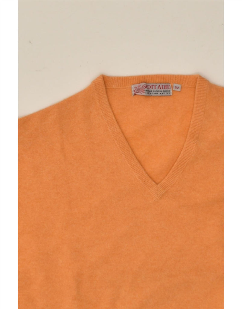 VINTAGE Mens V-Neck Jumper Sweater IT 52 Large Orange Merino Wool | Vintage Vintage | Thrift | Second-Hand Vintage | Used Clothing | Messina Hembry 