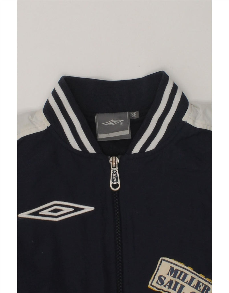 UMBRO Boys Bomber Jacket 7-8 Years Small Navy Blue Colourblock Polyamide | Vintage Umbro | Thrift | Second-Hand Umbro | Used Clothing | Messina Hembry 