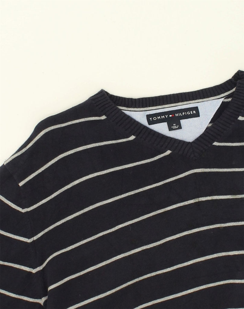 TOMMY HILFIGER Mens V-Neck Jumper Sweater Medium Navy Blue Striped Cotton | Vintage Tommy Hilfiger | Thrift | Second-Hand Tommy Hilfiger | Used Clothing | Messina Hembry 