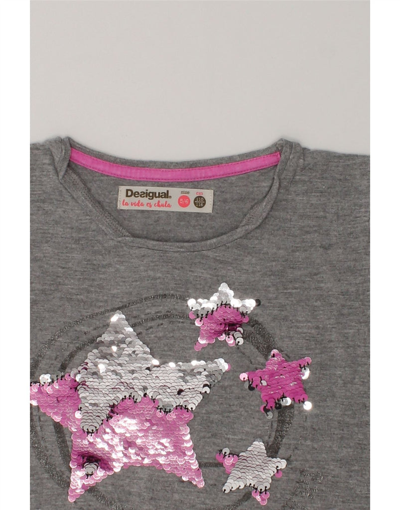 DESIGUAL Girls Graphic T-Shirt Top 5-6 Years Grey Geometric | Vintage Desigual | Thrift | Second-Hand Desigual | Used Clothing | Messina Hembry 