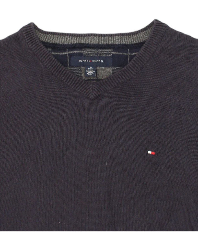 TOMMY HILFIGER Mens V-Neck Jumper Sweater Medium Navy Blue Cotton | Vintage Tommy Hilfiger | Thrift | Second-Hand Tommy Hilfiger | Used Clothing | Messina Hembry 