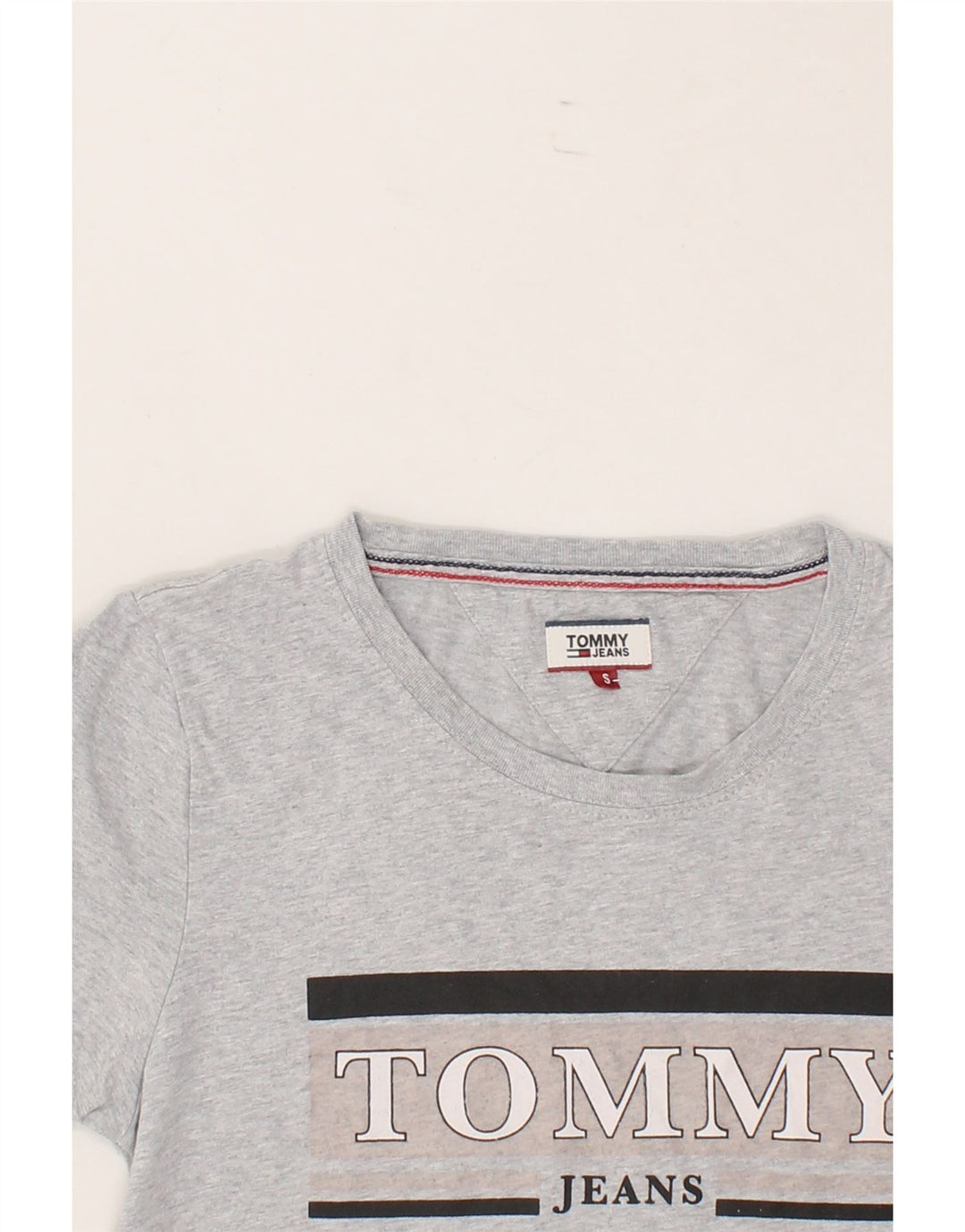 TOMMY HILFIGER Mens Graphic T-Shirt Top Small Grey Cotton Vintage Tommy Hilfiger and Second-Hand Tommy Hilfiger from Messina Hembry 
