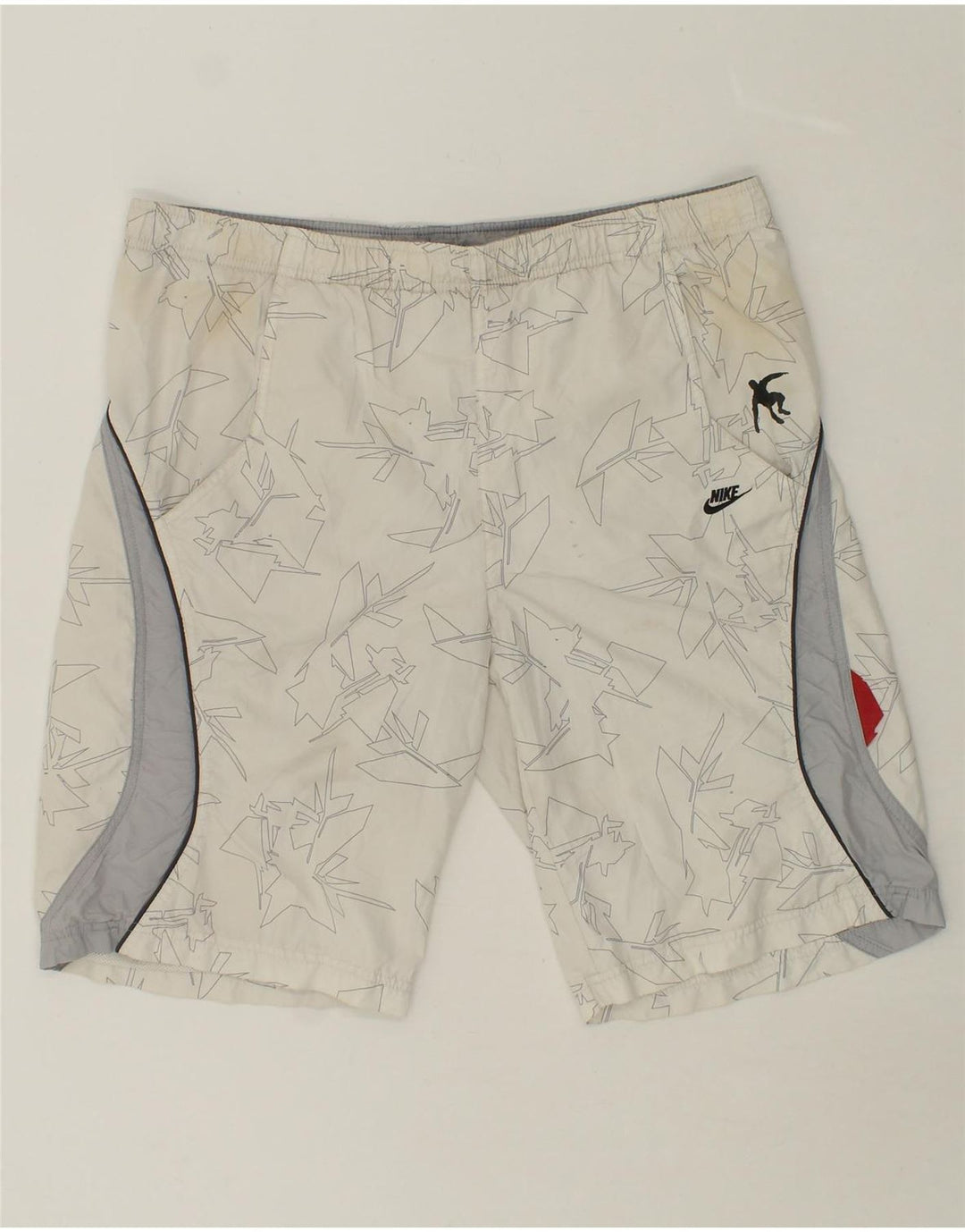 NIKE Mens Graphic Sport Shorts Medium White Geometric Polyester Vintage Nike and Second-Hand Nike from Messina Hembry 