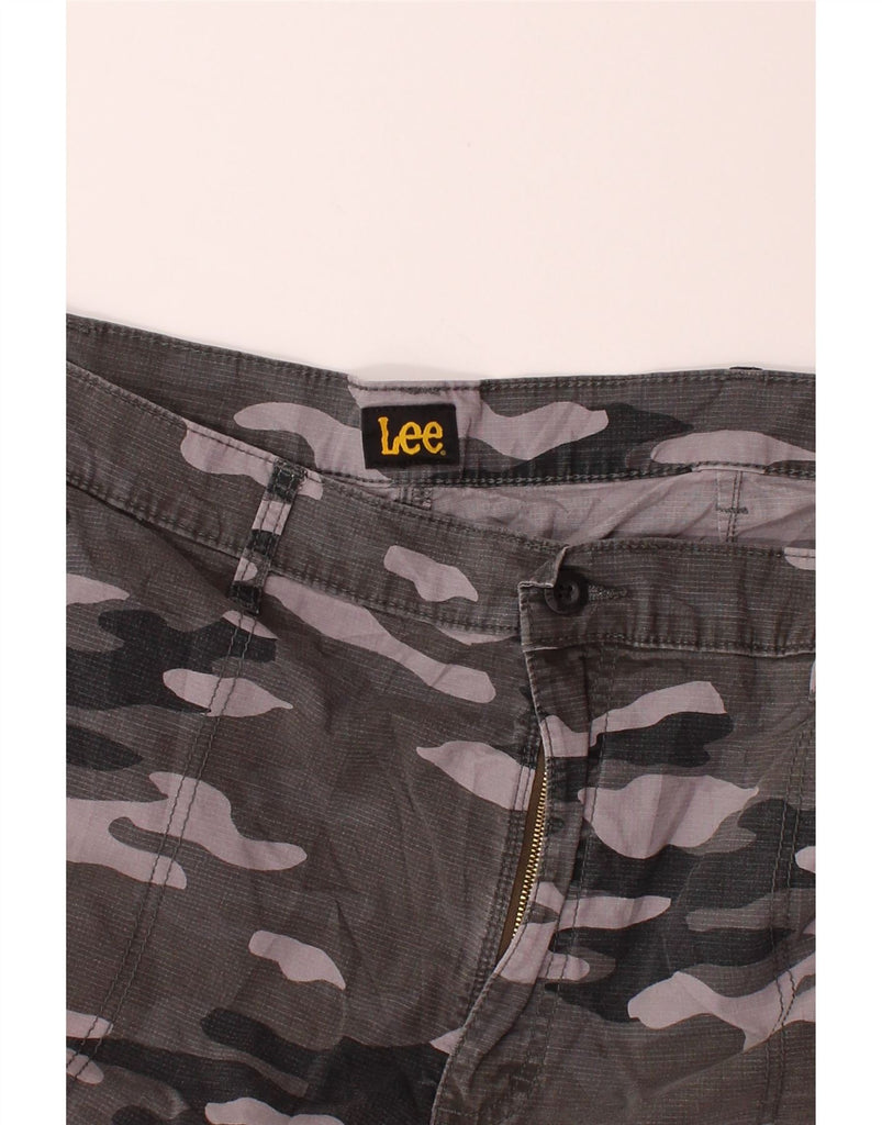 LEE Mens Cargo Shorts W42 2XL  Grey Camouflage Cotton Vintage Lee and Second-Hand Lee from Messina Hembry 