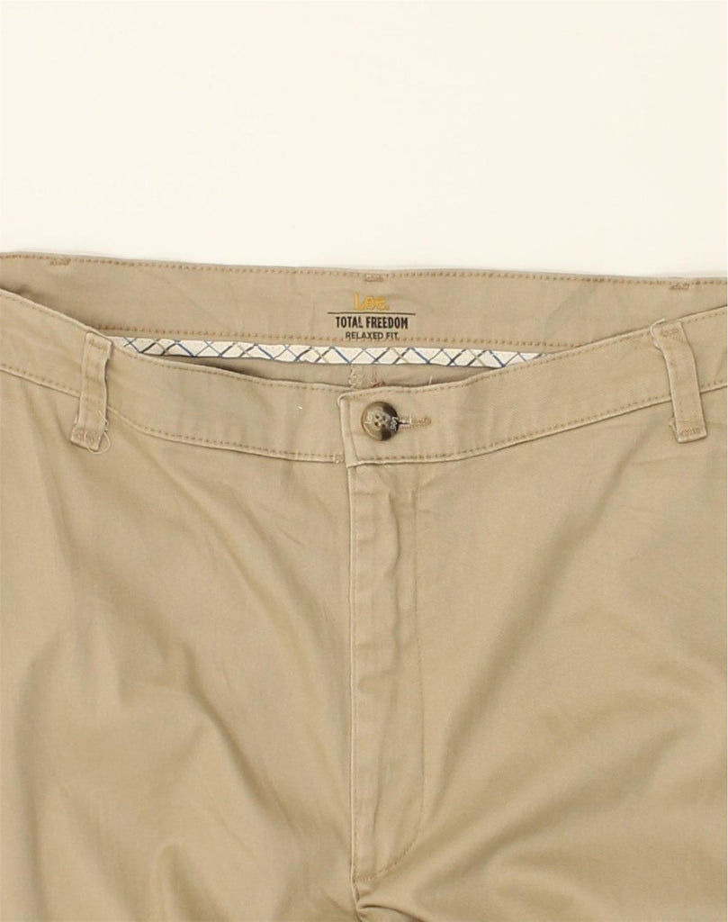 LEE Mens Total Freedom Relaxed Fit Casual Trousers W42 L32  Beige Cotton | Vintage Lee | Thrift | Second-Hand Lee | Used Clothing | Messina Hembry 