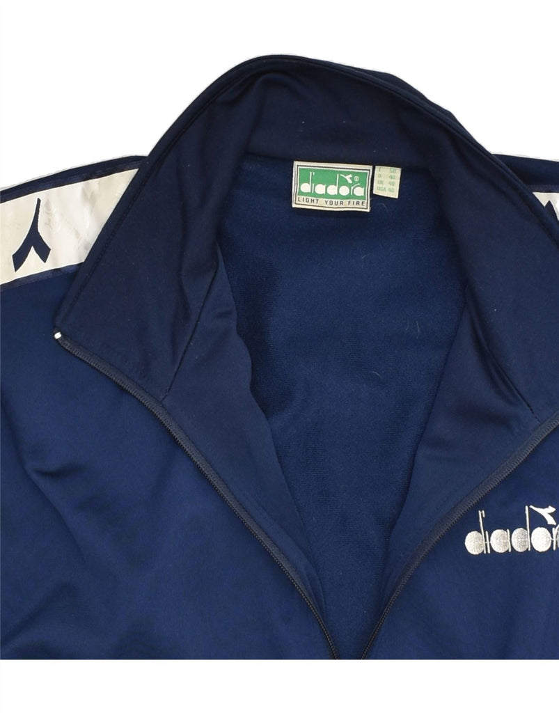 DIADORA Mens Graphic Tracksuit Top Jacket EU 40 Medium Navy Blue Polyester | Vintage Diadora | Thrift | Second-Hand Diadora | Used Clothing | Messina Hembry 